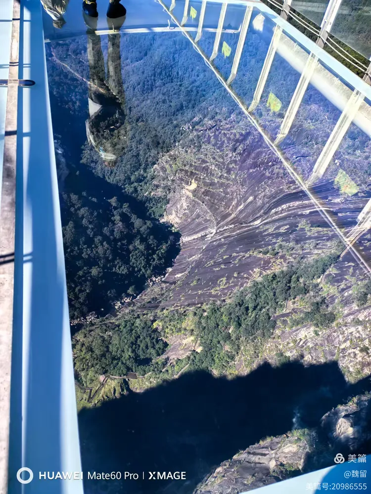 :泉州石牛山玻璃悬崖栈道